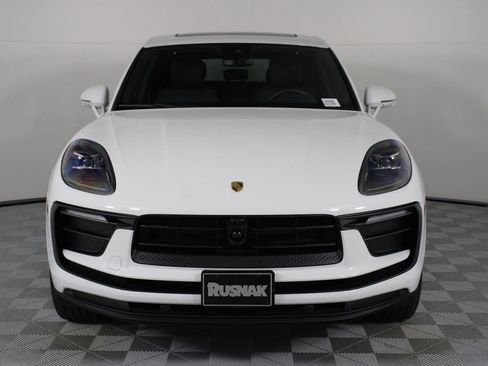 Certified 2026 Porsche Macan AWD/4WD image 10