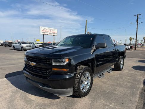 Used 2019 Chevrolet Silverado 1500 Custom w/ Custom Convenience Package RWD image 3