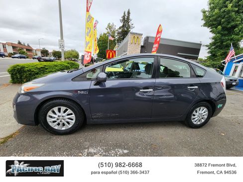 Used 2015 Toyota Prius Prime Advanced image 4