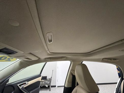 Used 2017 Lexus CT 200h FWD image 22