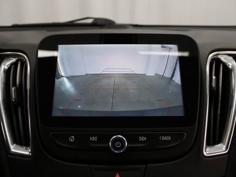 Used 2018 Chevrolet Malibu LT image 40