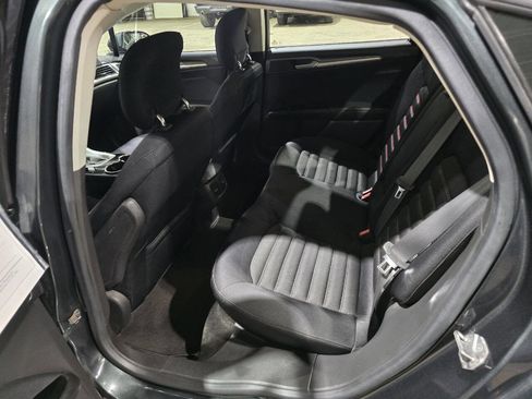 Used 2015 Ford Fusion SE FWD image 25