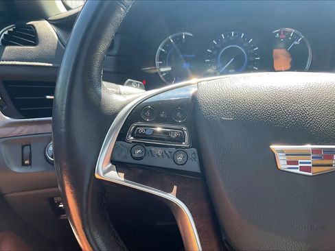 Used 2020 Cadillac Escalade Premium Luxury AWD/4WD image 25