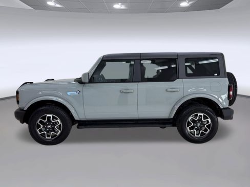 Used 2024 Ford Bronco Outer Banks AWD/4WD image 2