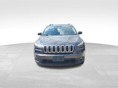 Used 2016 Jeep Cherokee Latitude w/ Comfort/Convenience Group AWD/4WD image 2