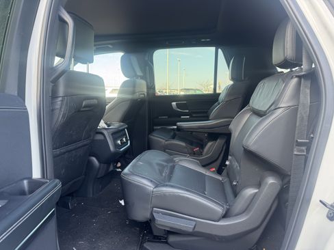 Used 2025 Ford Expedition Max Platinum w/ Stealth Appearance Package image 6