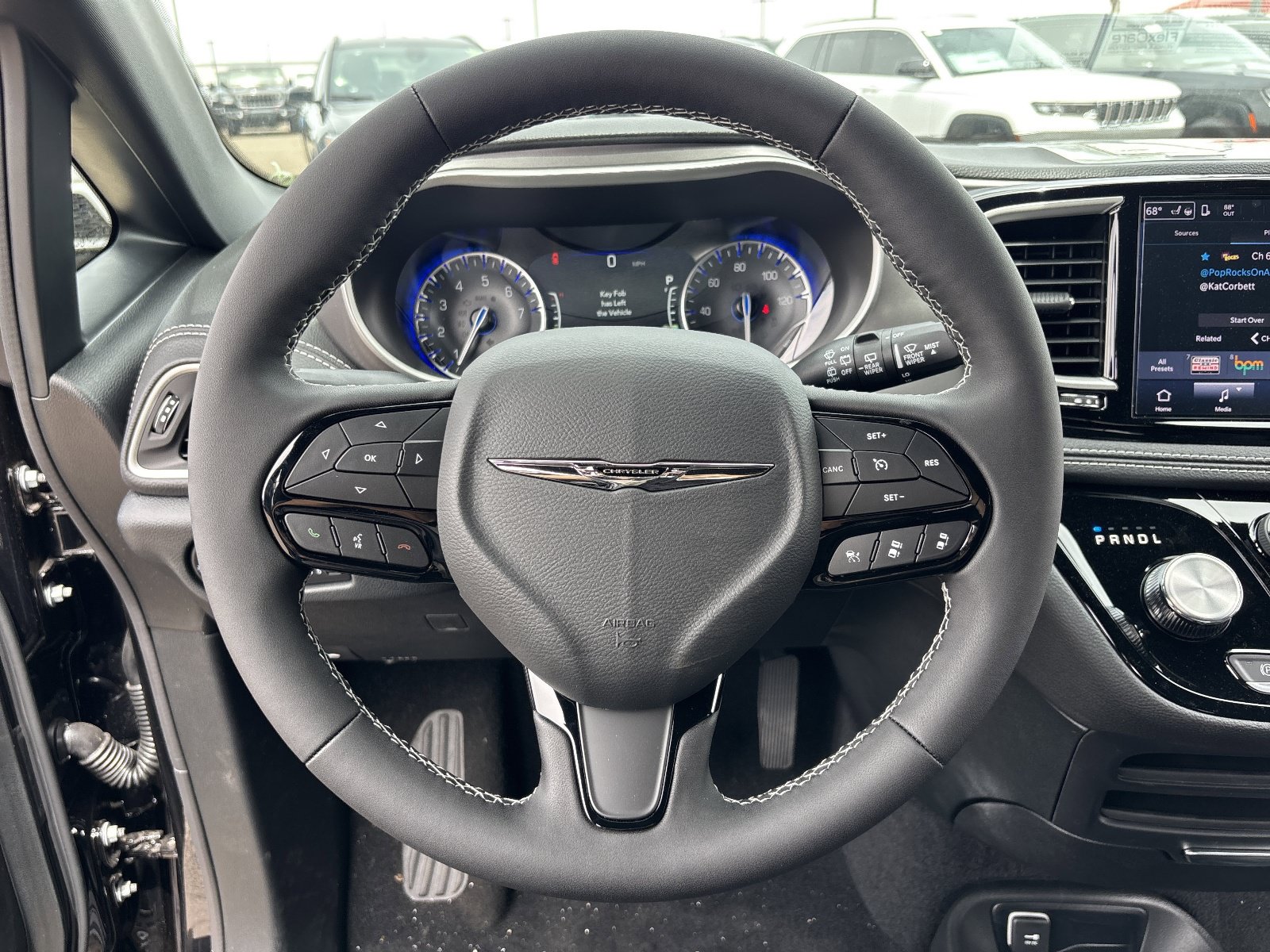 New 2026 Chrysler Pacifica Select w/ S Appearance Package FWD image 21