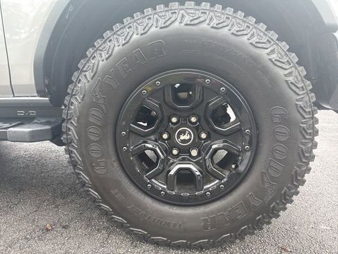 Used 2022 Ford Bronco Black Diamond image 11