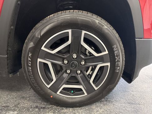 New 2026 Jeep Cherokee Limited image 11