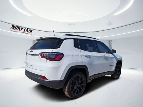 New 2026 Jeep Compass Latitude AWD/4WD image 3