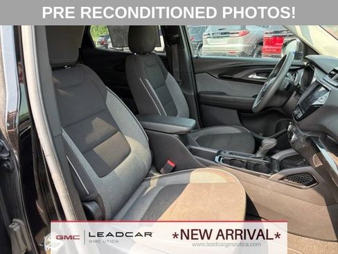 Used 2022 Chevrolet TrailBlazer LT w/ Convenience Package AWD/4WD image 11