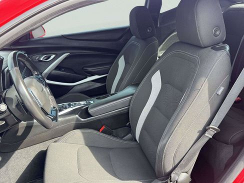 Used 2021 Chevrolet Camaro LT w/ Technology Package RWD image 19