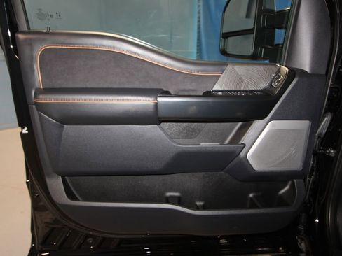 Used 2024 Ford F250 Platinum AWD/4WD image 5