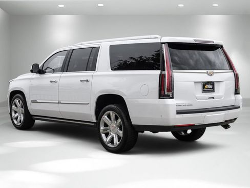 Used 2019 Cadillac Escalade ESV Premium Luxury RWD image 9