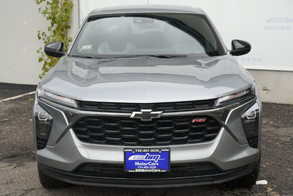 Used 2025 Chevrolet Trax RS w/ Driver Confidence Package FWD image 5