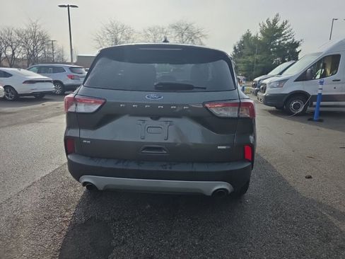 Used 2020 Ford Escape SE image 6