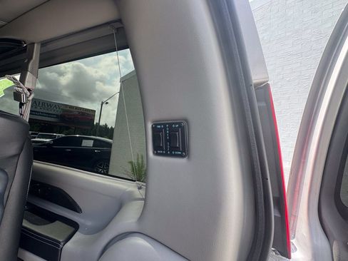 Used 2022 Chevrolet Express 2500 Extended w/ Enhanced Convenience Package RWD image 19