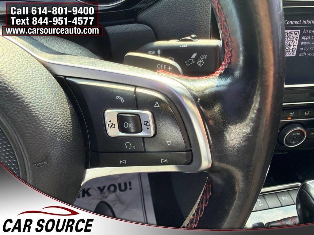 Used 2017 Volkswagen Jetta GLI FWD image 12