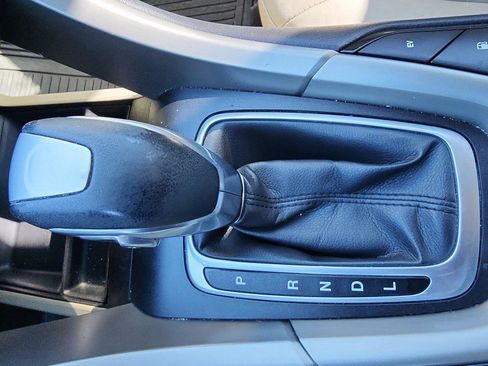 Used 2015 Ford Fusion Energi SE image 16