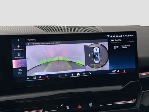 Certified 2025 BMW 530i w/ Premium Package image 12