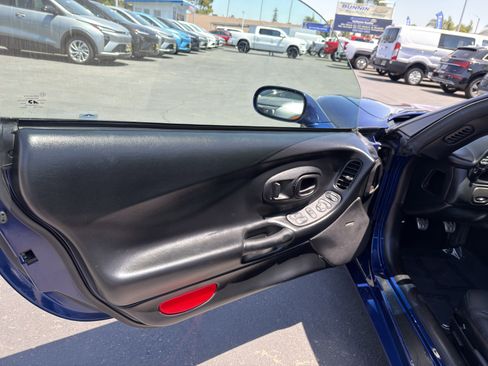 Used 2004 Chevrolet Corvette Z06 w/ Z06 Preferred Equipment Group RWD image 18