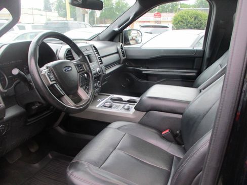 Used 2018 Ford Expedition Max XLT w/ Equipment Group 201A AWD/4WD image 13