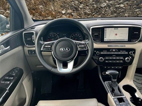 Used 2022 Kia Sportage EX w/ EX Technology Package image 5