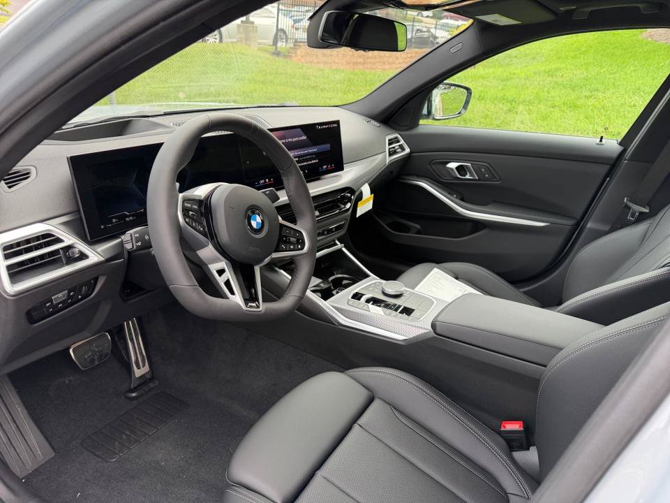 New 2026 BMW 330i xDrive Sedan w/ M Sport Package AWD/4WD image 30