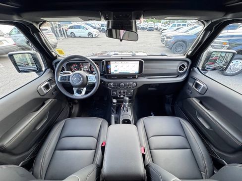 New 2026 Jeep Wrangler Unlimited Sahara AWD/4WD image 23