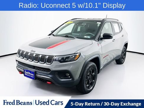 Certified 2023 Jeep Compass Trailhawk AWD/4WD image 3