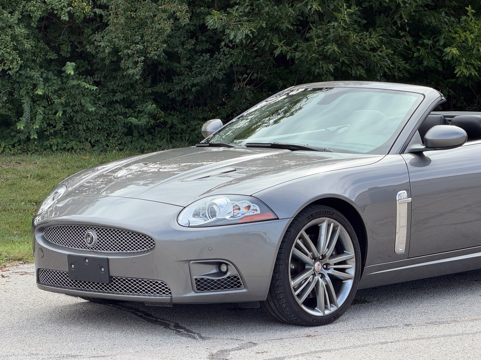 Used 2009 Jaguar XKR R RWD image 15
