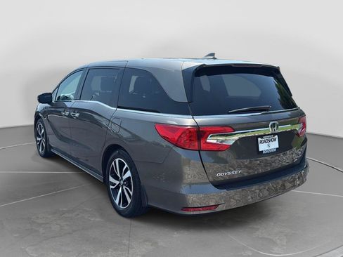 Used 2019 Honda Odyssey Elite image 3