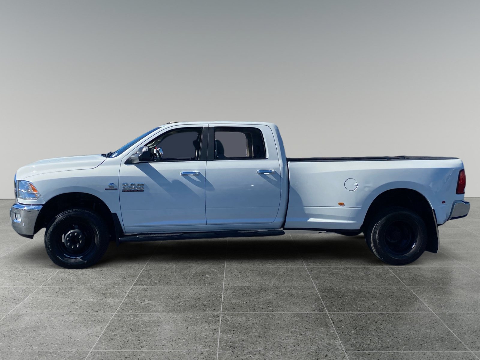 Used 2018 RAM 3500 Big Horn w/ Max Tow Package AWD/4WD image 2