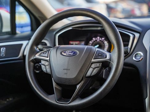 Used 2020 Ford Fusion SE image 15