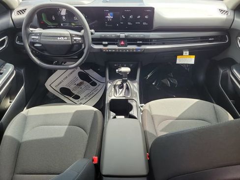 Used 2025 Kia K4 FWD image 13
