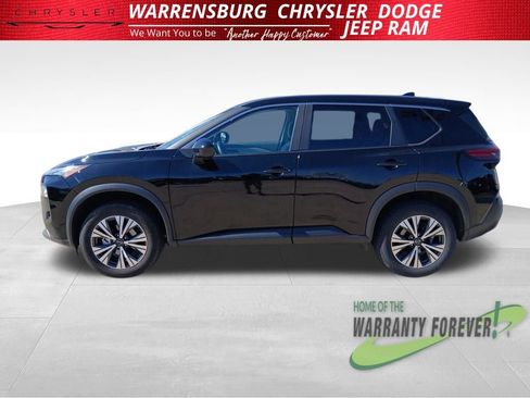 Used 2023 Nissan Rogue SV image 7