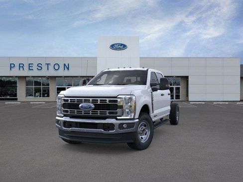 New 2025 Ford F350 XL w/ XL Chrome Package image 6