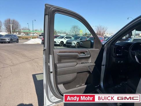 Used 2024 GMC Sierra 1500 SLE image 30