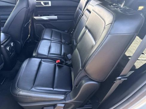 Used 2022 Ford Explorer XLT w/ Equipment Group 202A AWD/4WD image 21