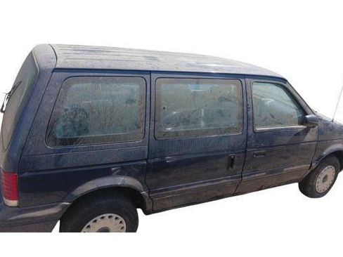 Used 1995 Plymouth Voyager FWD image 7