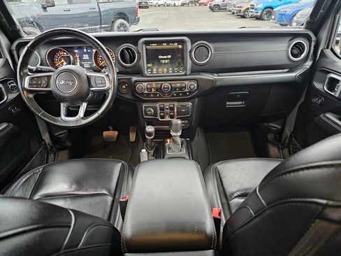 Used 2019 Jeep Wrangler Unlimited Sahara w/ Uconnect 4C Nav & Sound Group image 16