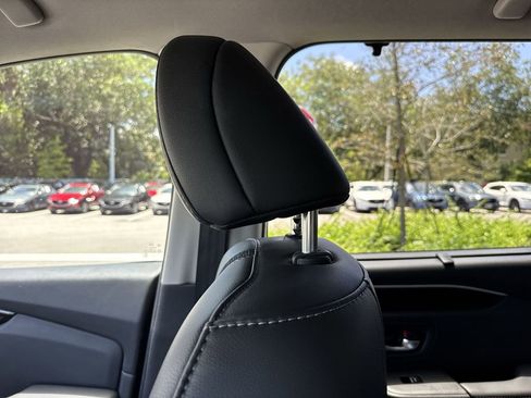 Used 2024 Honda Pilot EX-L image 16