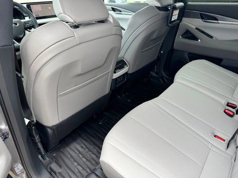 New 2027 INFINITI QX60 Luxe w/ Family Package FWD image 32