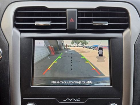 Used 2020 Ford Fusion SE FWD image 20
