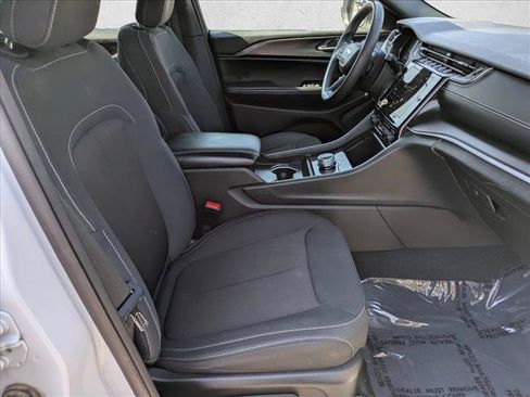 Used 2024 Jeep Grand Cherokee L Laredo AWD/4WD image 20
