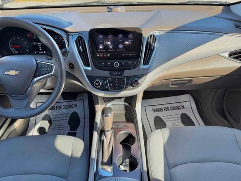 Used 2020 Chevrolet Malibu LT image 25