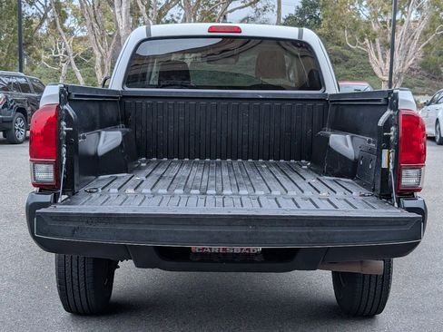 Used 2022 Toyota Tacoma SR RWD image 8