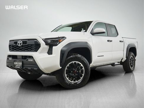 Used 2025 Toyota Tacoma TRD Off-Road AWD/4WD image 1