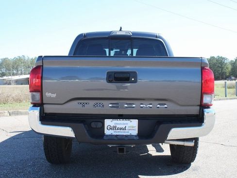 Used 2020 Toyota Tacoma SR5 image 21