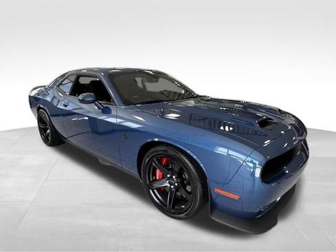 Used 2022 Dodge Challenger SRT Hellcat w/ SRT Black Package RWD image 9